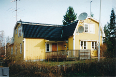 John Albin Boman, född 1979, Stenhuggare,  Finnala stenhuggeri, från Västervik. Hustru Hilma Maira Teresia Eriksson, f 1891. Son John Georg född 1909.